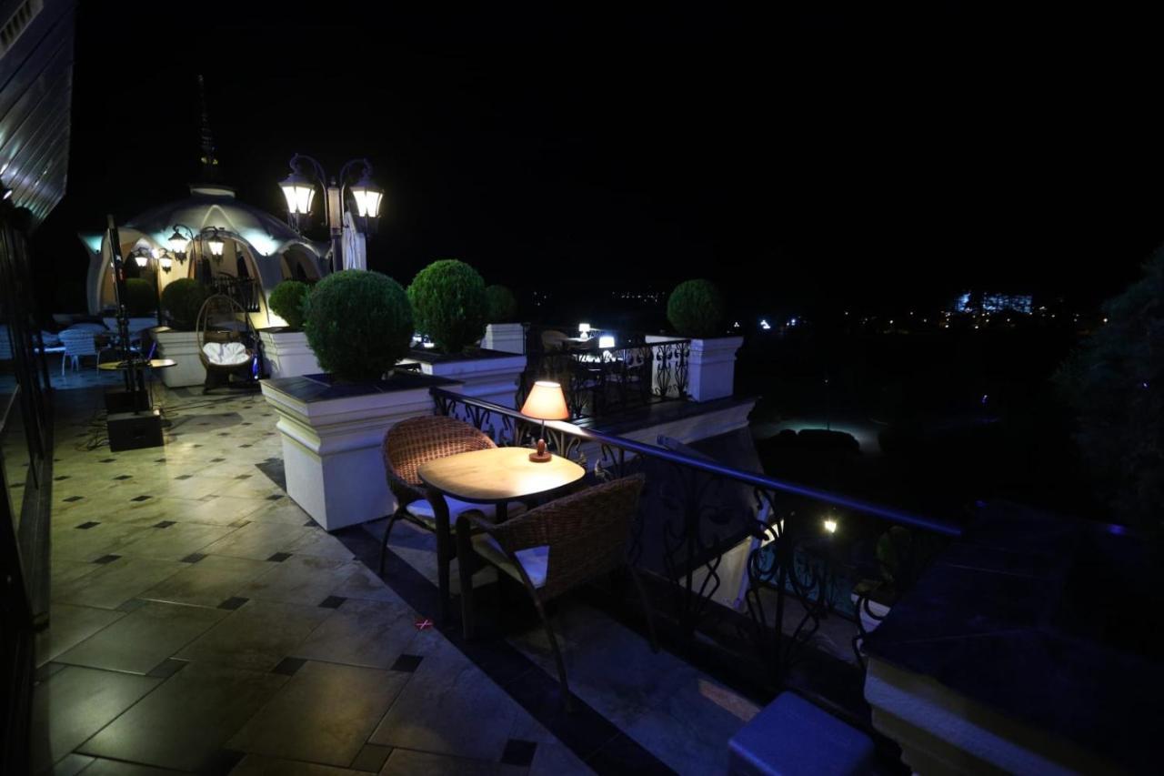Garden Palace Zugdidi Bagian luar foto