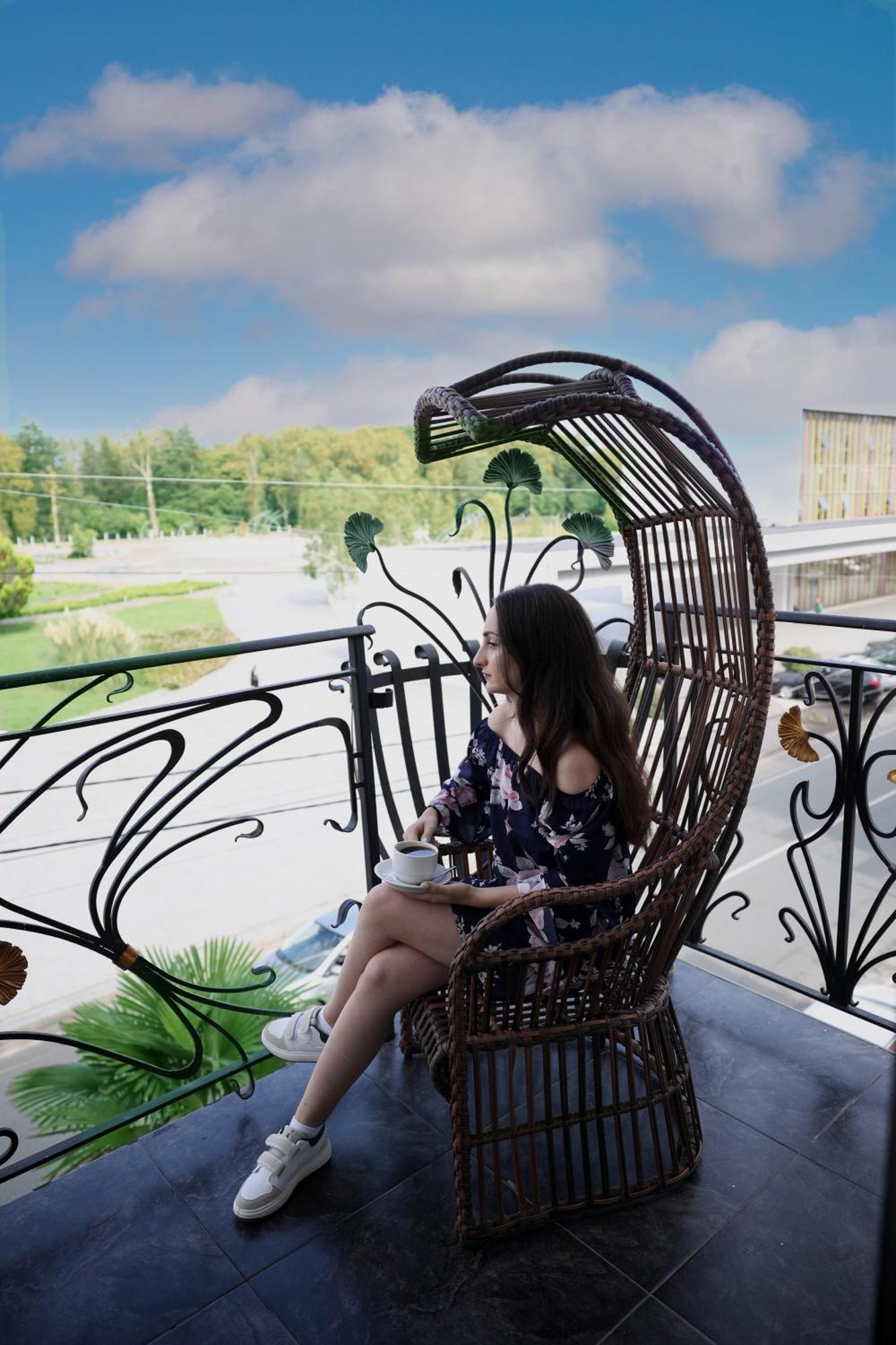 Garden Palace Zugdidi Bagian luar foto